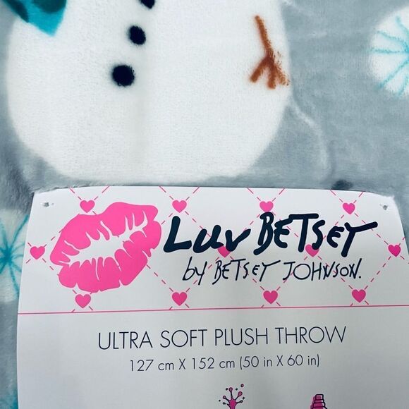 Betsey Johnson Plush Snowman Pink Gray Christmas Holiday Throw Blanket - Picture 4 of 4